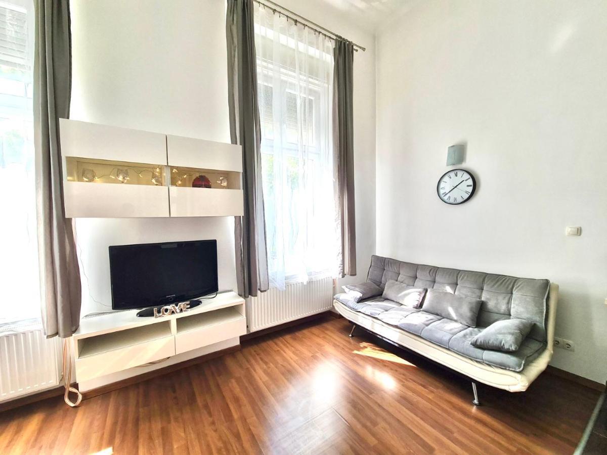 Ricky Apartment بودابست المظهر الخارجي الصورة
