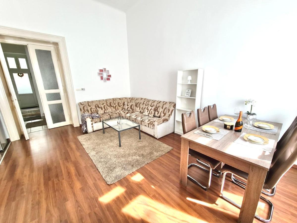 Ricky Apartment بودابست المظهر الخارجي الصورة